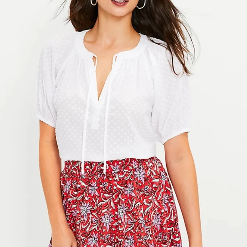 Loft Clip Tie Neck Puff Sleeve Top